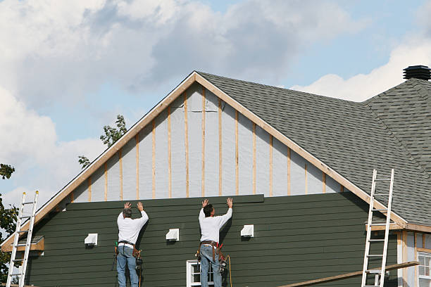Professional Siding Replacement technician working in Stoutsville, OH